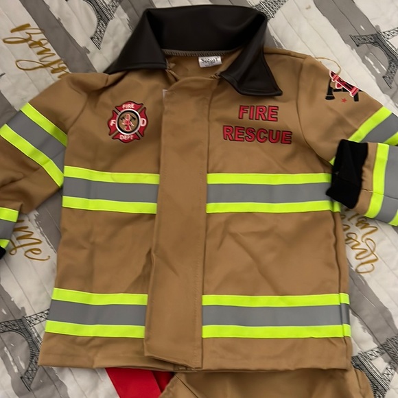 firefighters costume - Picture 2 of 4